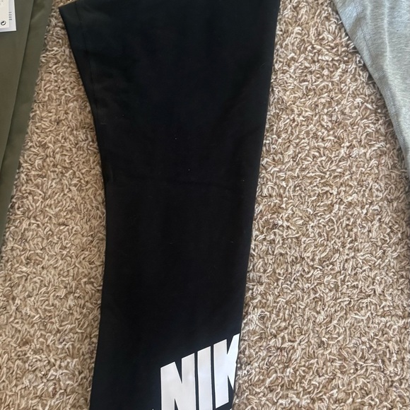 Nike Leggings - Picture 5 of 6